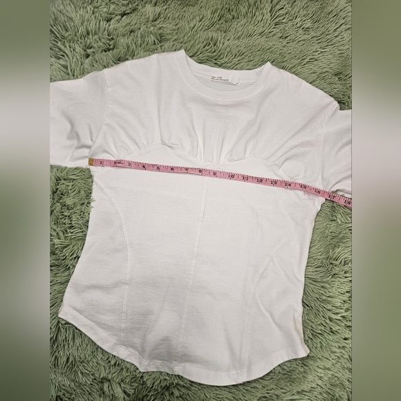 Oak + Fort White Fitted Short Sleeve Top - Picture 6 of 9